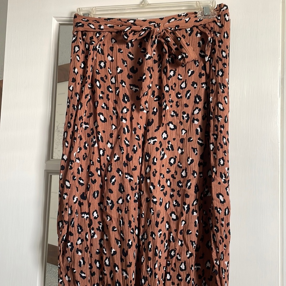 Leopard print breezy pants, Vici, size M